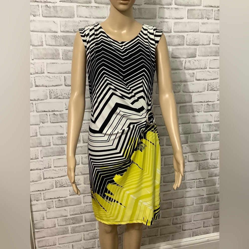 Cynthia Rowley Ruched cap sleeve summer dress. Size 6 (694)